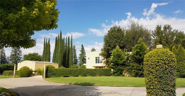 12950 N Willow Avenue, Clovis, CA 93619