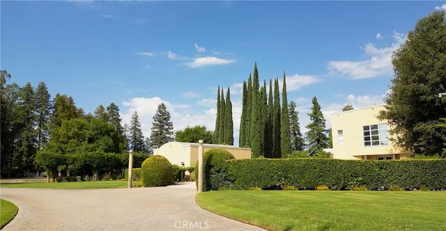 12950 N Willow Avenue, Clovis, CA 93619