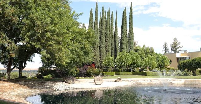 12950 N Willow Avenue, Clovis, CA 93619