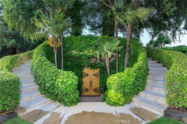 12950 N Willow Avenue, Clovis, CA 93619