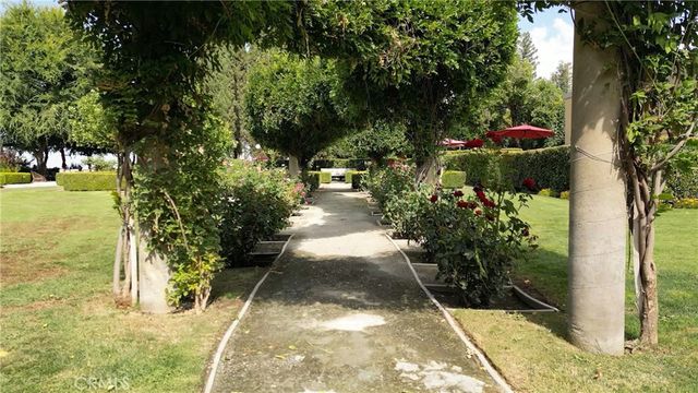 12950 N Willow Avenue, Clovis, CA 93619