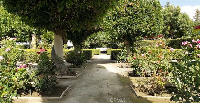 12950 N Willow Avenue, Clovis, CA 93619