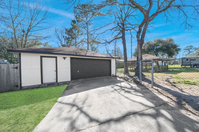 16511 Walnut Springs Lane, Magnolia, TX 77355