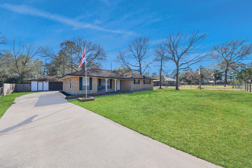 16511 Walnut Springs Lane, Magnolia, TX 77355