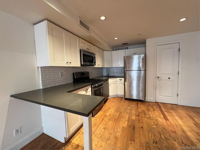 3801 31st Avenue 2A, Astoria, NY 11103