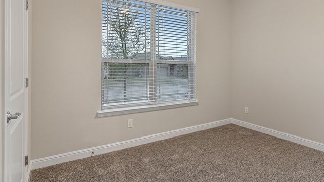 1449 CANTERBURY Trail, Desoto, TX 75115