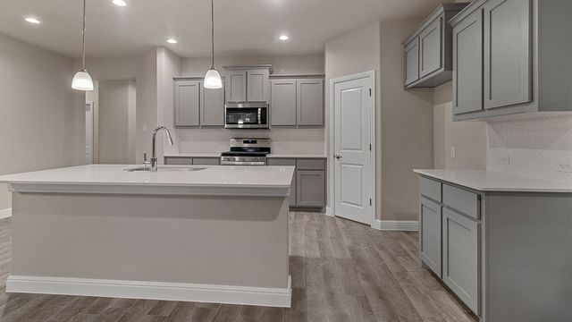 1449 CANTERBURY Trail, Desoto, TX 75115