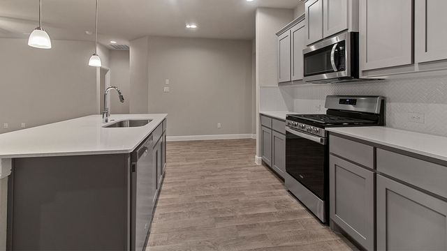 1449 CANTERBURY Trail, Desoto, TX 75115