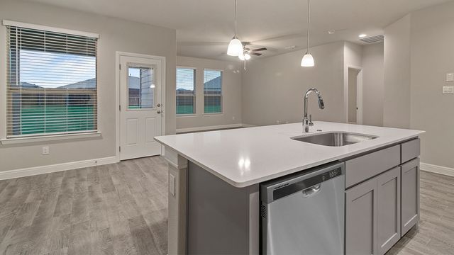 1449 CANTERBURY Trail, Desoto, TX 75115