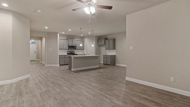 1449 CANTERBURY Trail, Desoto, TX 75115