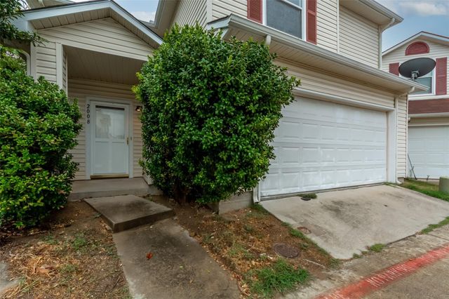 2008 Waleska Plaza, Dallas, TX 75211