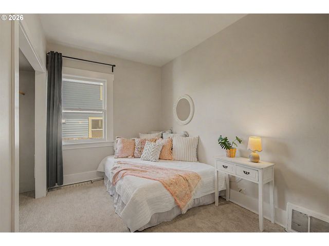5 Ne 71ST Ave, Portland, OR 97213