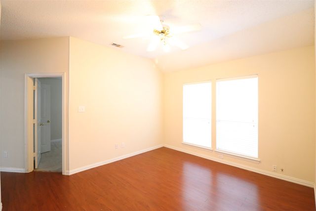 9433 Western Trail, Irving, TX 75063