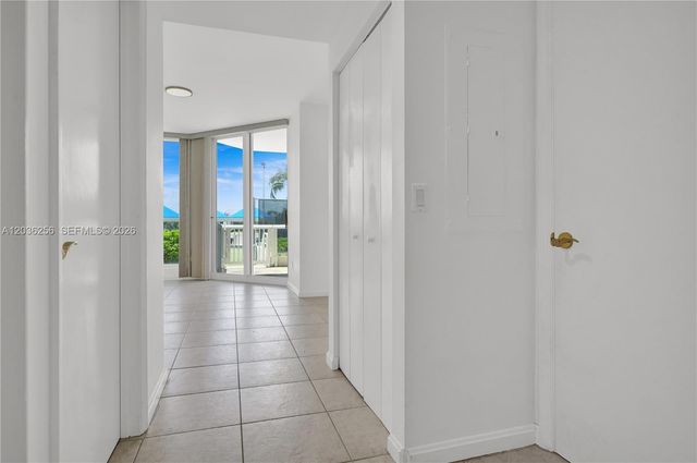 4779 Collins Ave 506, Miami Beach, FL 33140