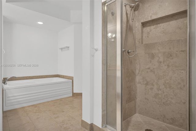 4779 Collins Ave 506, Miami Beach, FL 33140