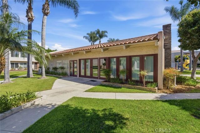 700 W La Veta C7, Orange, CA 92868