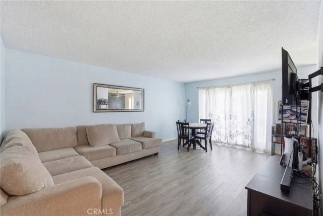 700 W La Veta C7, Orange, CA 92868