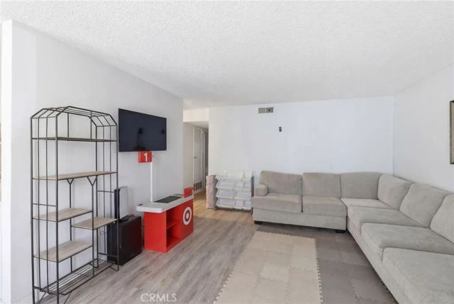 700 W La Veta C7, Orange, CA 92868