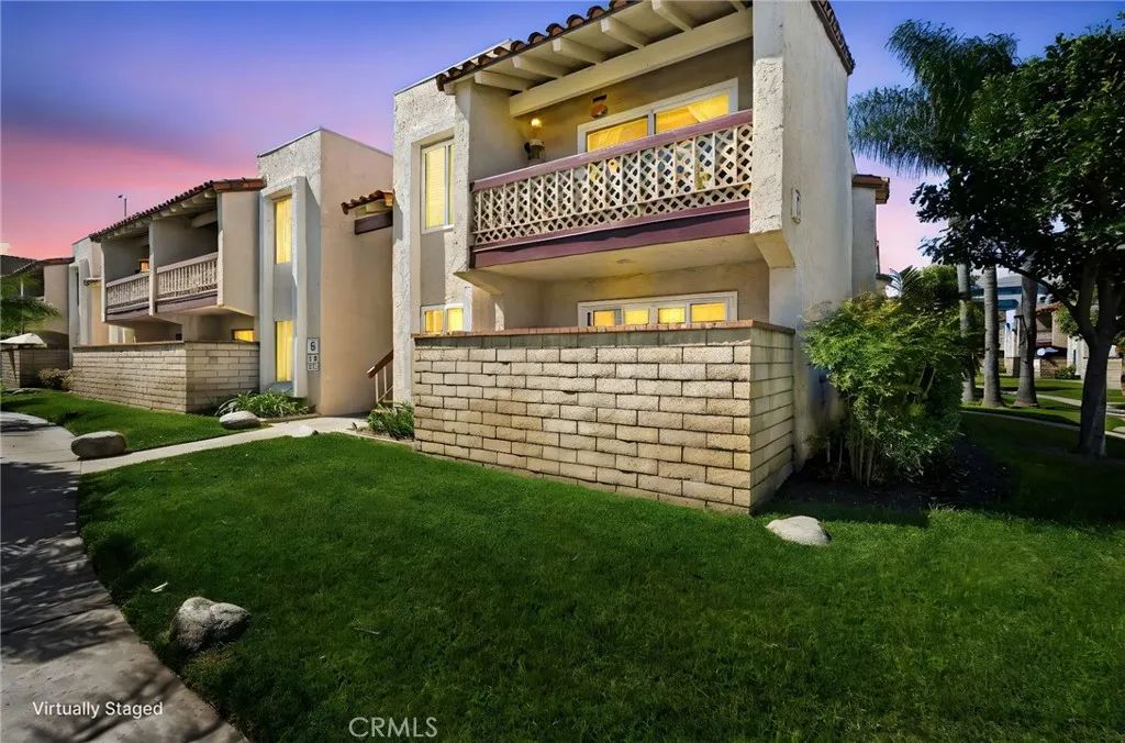 700 W La Veta C7, Orange, CA 92868
