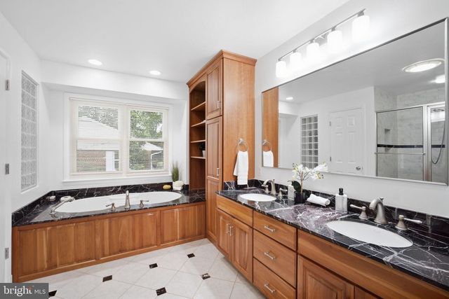 5918 LOWELL AVE, Alexandria, VA 22312