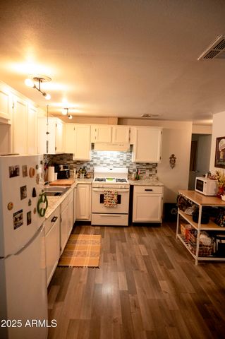 2401 W Southern Avenue 211, Tempe, AZ 85282