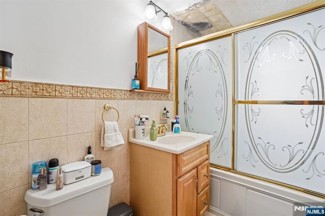 22 1st Street, North Arlington, NJ 07031