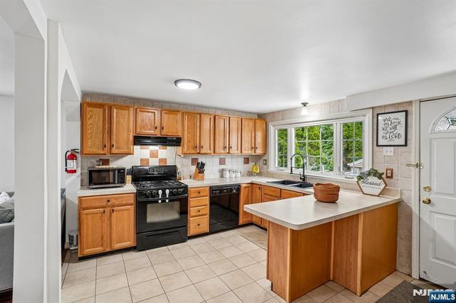 22 1st Street, North Arlington, NJ 07031