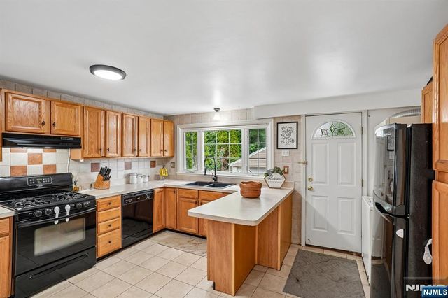 22 1st Street, North Arlington, NJ 07031