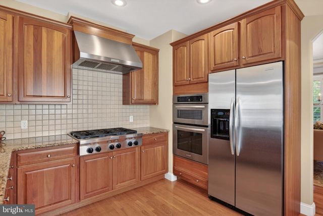 1436 PICKET DR, Lancaster, PA 17601