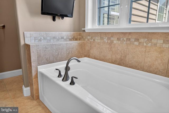 1436 PICKET DR, Lancaster, PA 17601