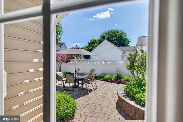 1436 PICKET DR, Lancaster, PA 17601