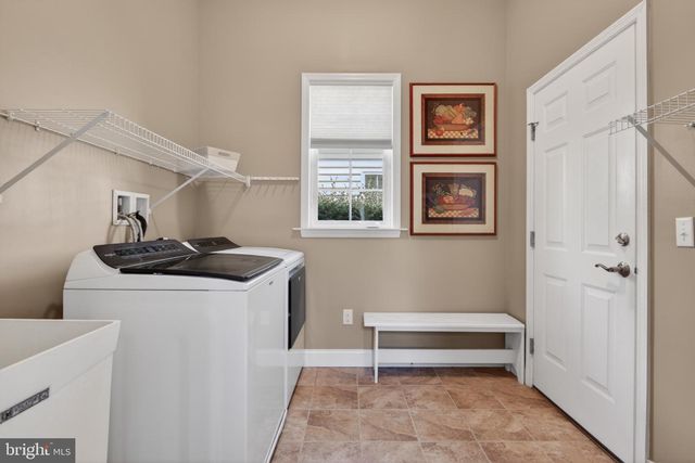 1436 PICKET DR, Lancaster, PA 17601