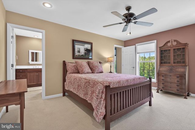 1436 PICKET DR, Lancaster, PA 17601