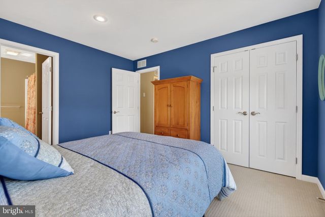 1436 PICKET DR, Lancaster, PA 17601