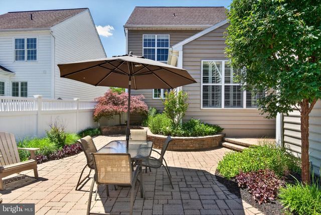 1436 PICKET DR, Lancaster, PA 17601