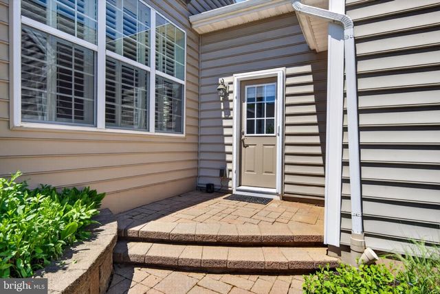 1436 PICKET DR, Lancaster, PA 17601