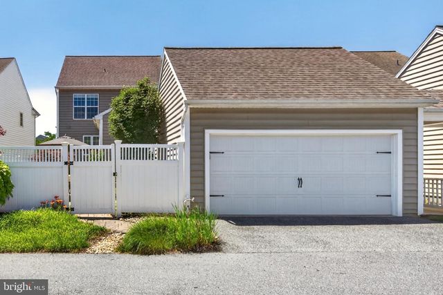 1436 PICKET DR, Lancaster, PA 17601