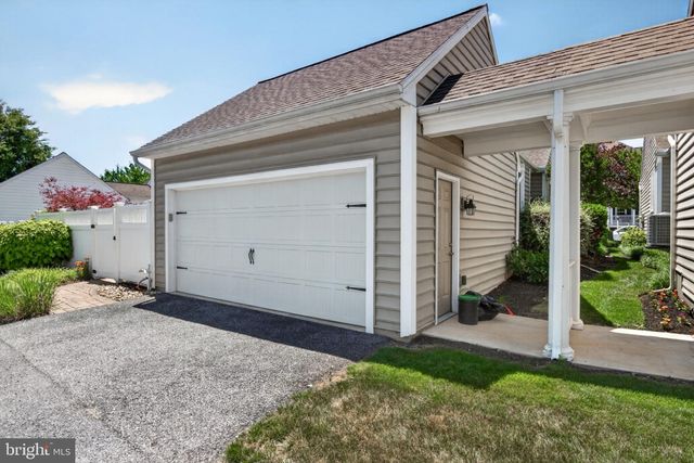 1436 PICKET DR, Lancaster, PA 17601