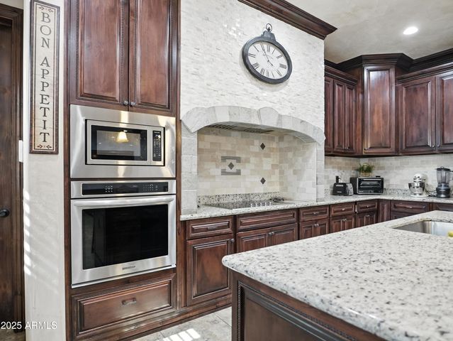 2822 E CONSTANCE Way, Phoenix, AZ 85042