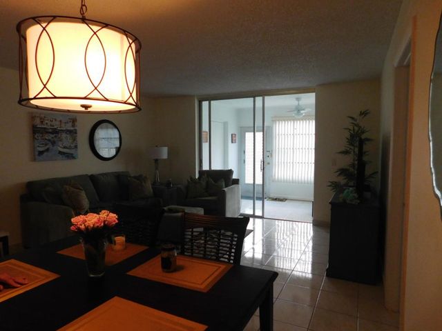 15 Willowbrook Lane 104, Delray Beach, FL 33446