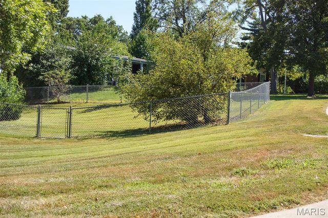 195 Sunny Wood Court, Unincorporated, MO 63146