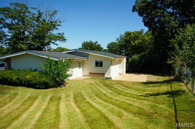 195 Sunny Wood Court, Unincorporated, MO 63146