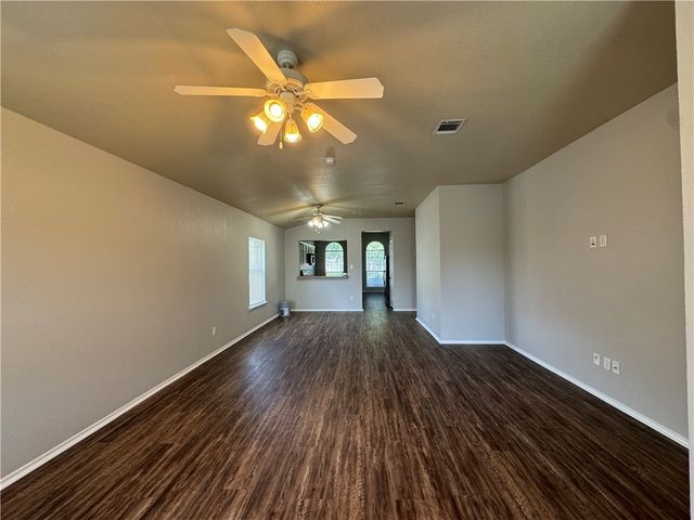 921 Whitewing Lane, College Station, TX 77845