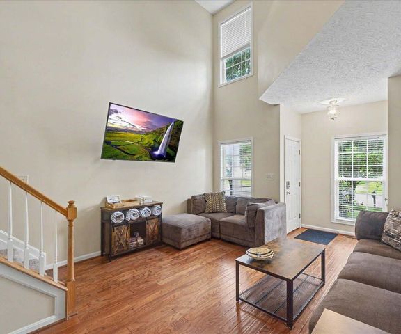 3124 Roundway Down Lane, Lexington, KY 40509