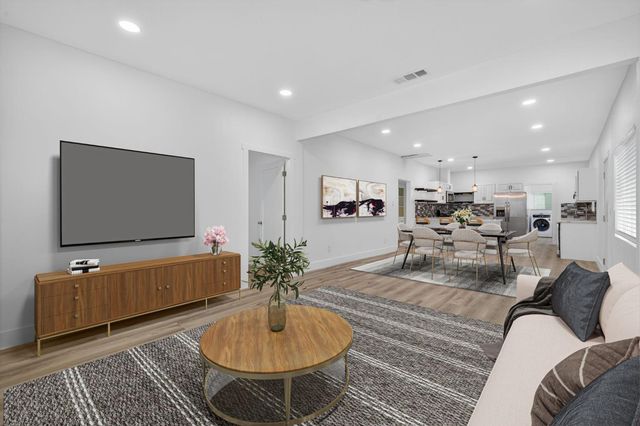 2370 19th Ave, Sacramento, CA 95822