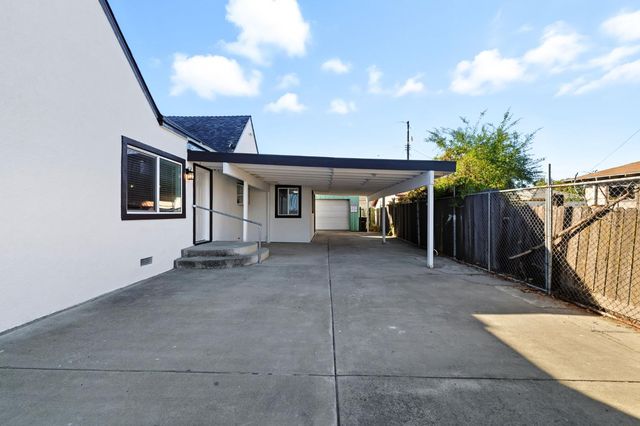 2370 19th Ave, Sacramento, CA 95822