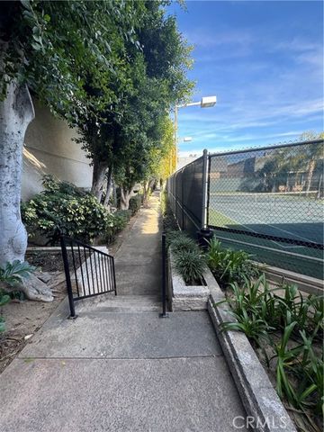 18550 Hatteras Street 86, Tarzana (los Angeles), CA 91356