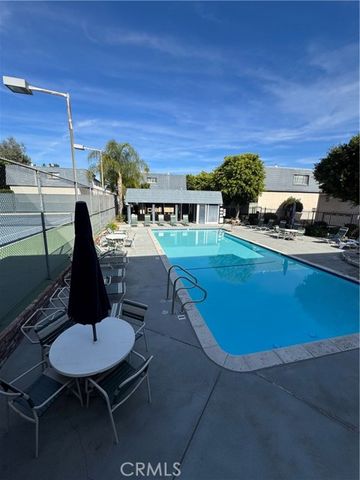 18550 Hatteras Street 86, Tarzana (los Angeles), CA 91356