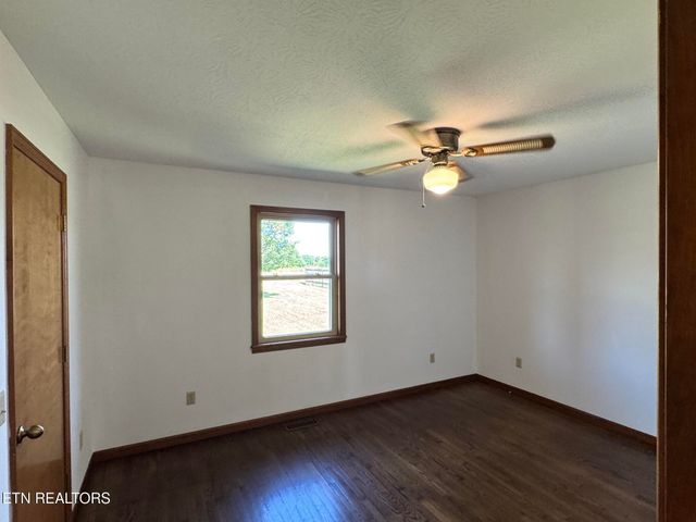 6986 S York Hwy, Clarkrange, TN 38553