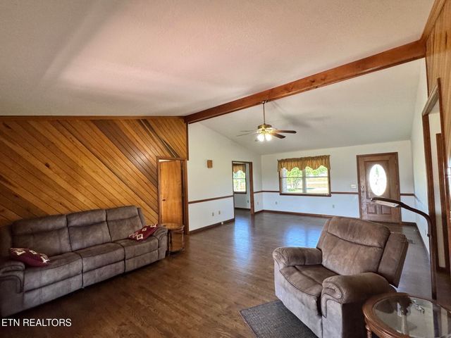6986 S York Hwy, Clarkrange, TN 38553